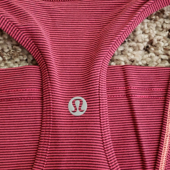 Like new! Lululemon CRB size 8 - Picture 4 of 4